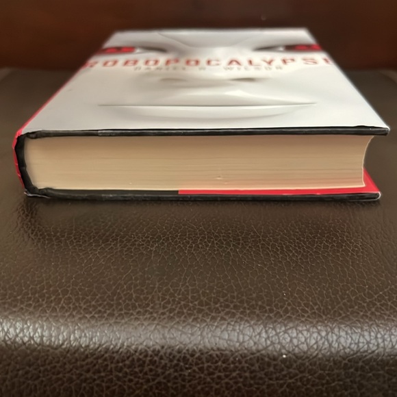 “Robopocalypse” Hardcover Action Thriller Novel by Daniel H. Wilson - Picture 9 of 9